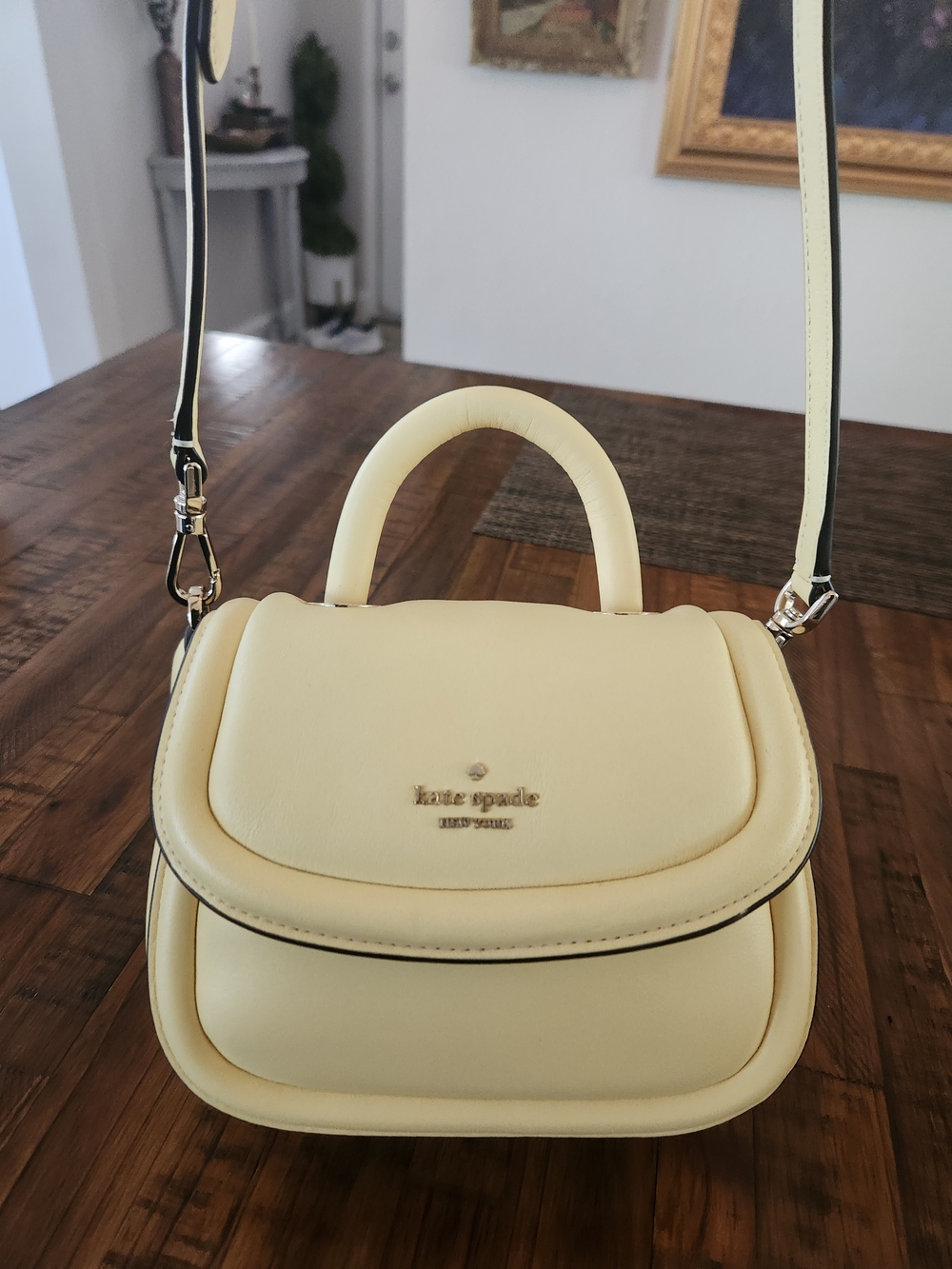 kate spade cream crossbody satchel with top handle w/dust Jacket